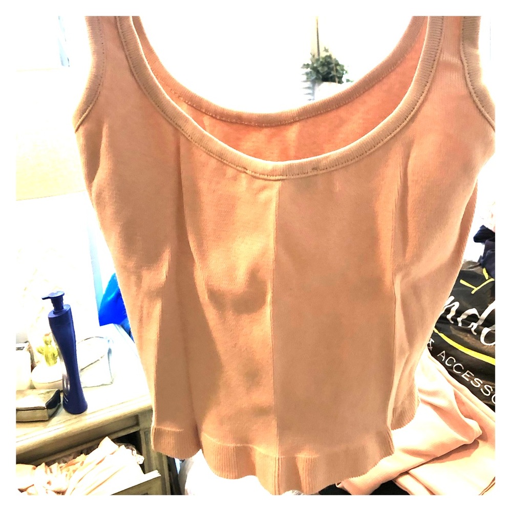 Pink knit women’s Zara crop top